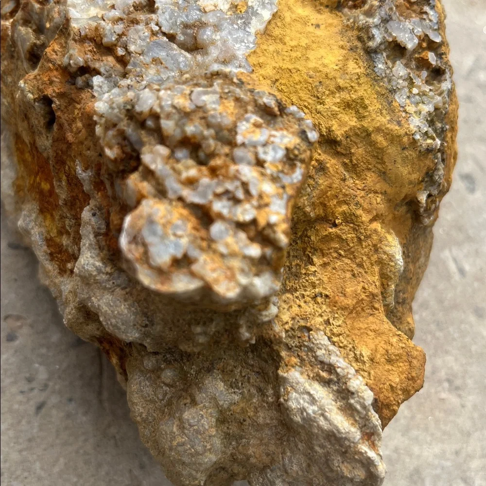 Raw Sandstone Rock With Quartz & Chert Flint Deposits Remote TN Mountains